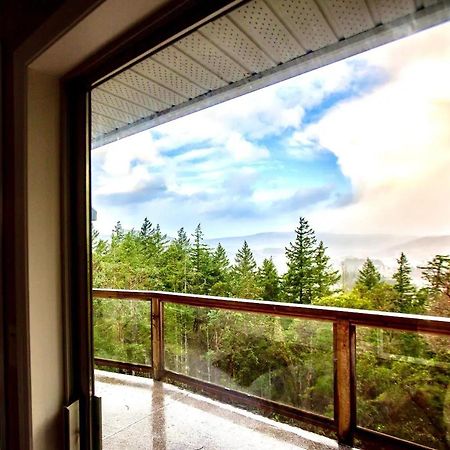 Stunning Home With Amazing Views Near The City Victoria Buitenkant foto