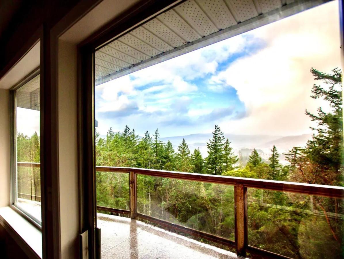 Stunning Home With Amazing Views Near The City Victoria Buitenkant foto