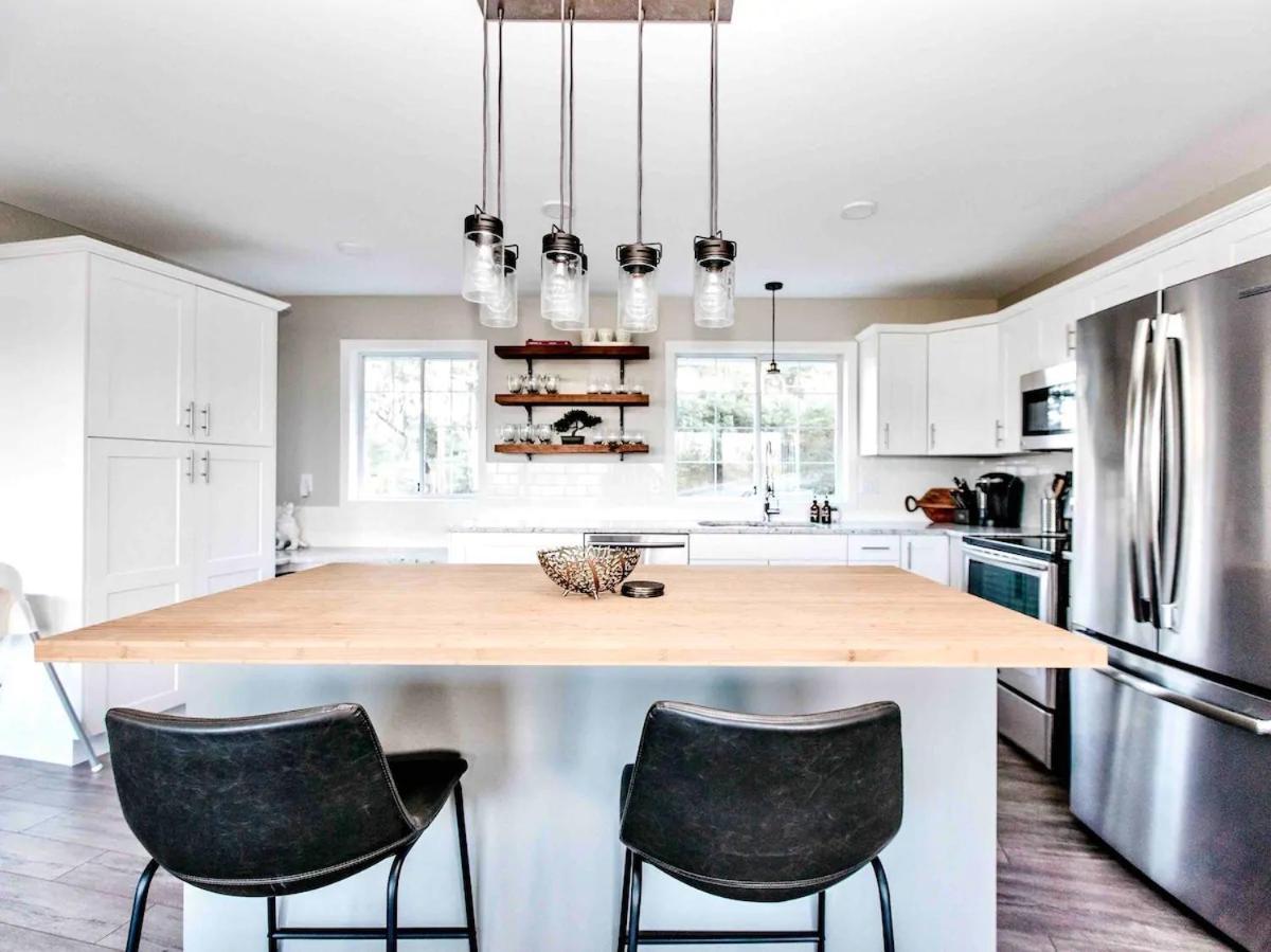 Stunning Home With Amazing Views Near The City Victoria Buitenkant foto