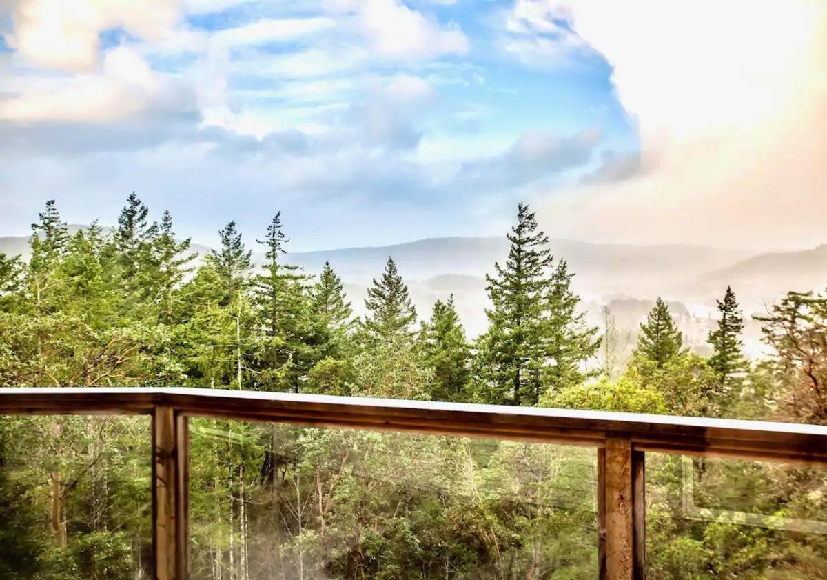 Stunning Home With Amazing Views Near The City Victoria Buitenkant foto