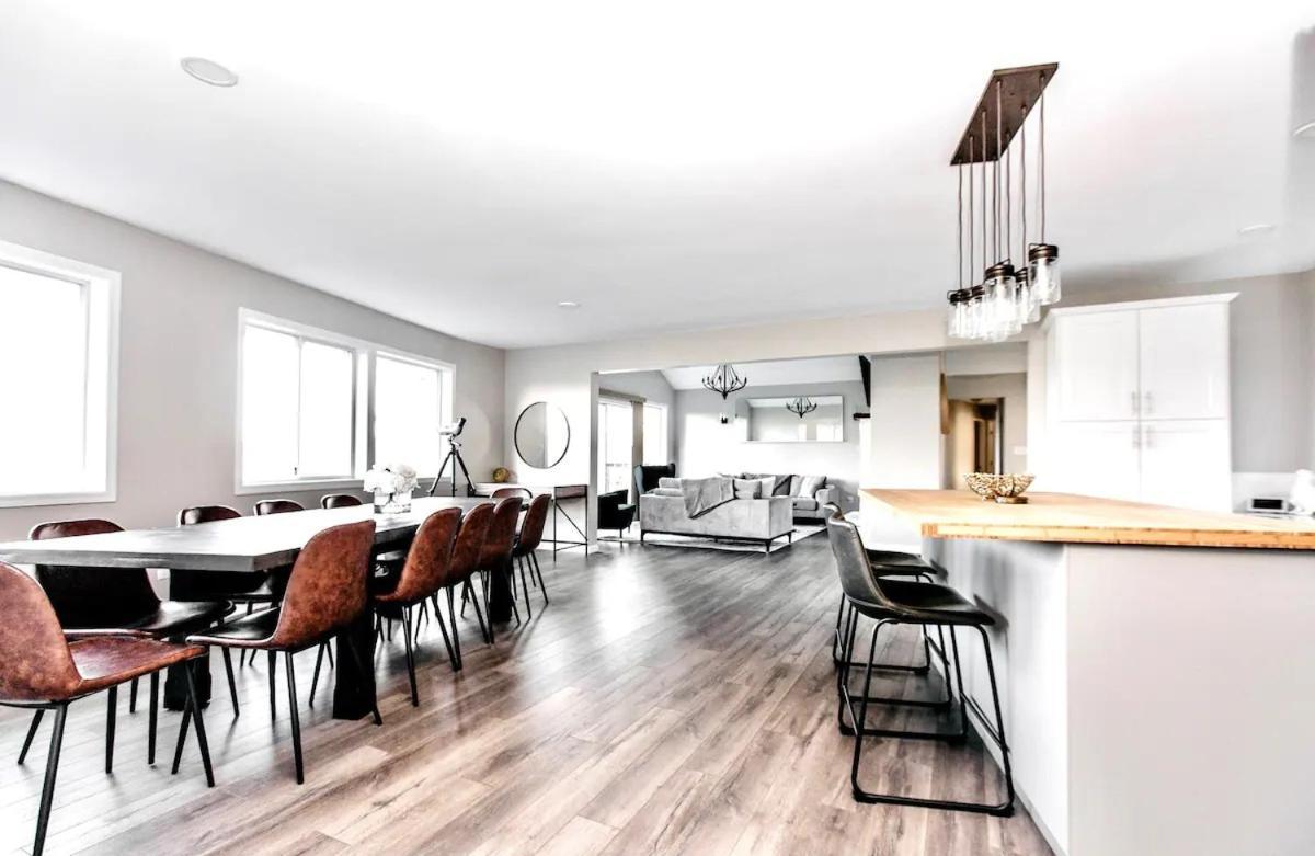 Stunning Home With Amazing Views Near The City Victoria Buitenkant foto